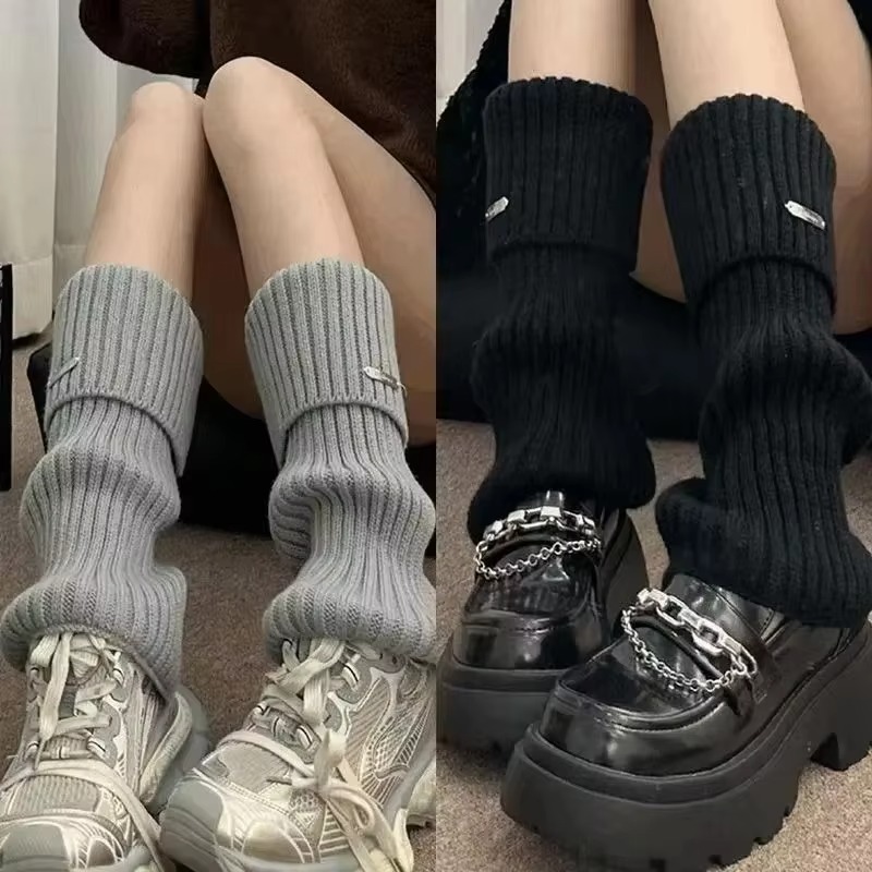 Winter Clothing Leg Warmers - 秋と冬のレッグウォーマー日本製メタルラベルソックス女性ニット暖かいフットカバー白黒 Y2K ストッキングレッグウォーマー