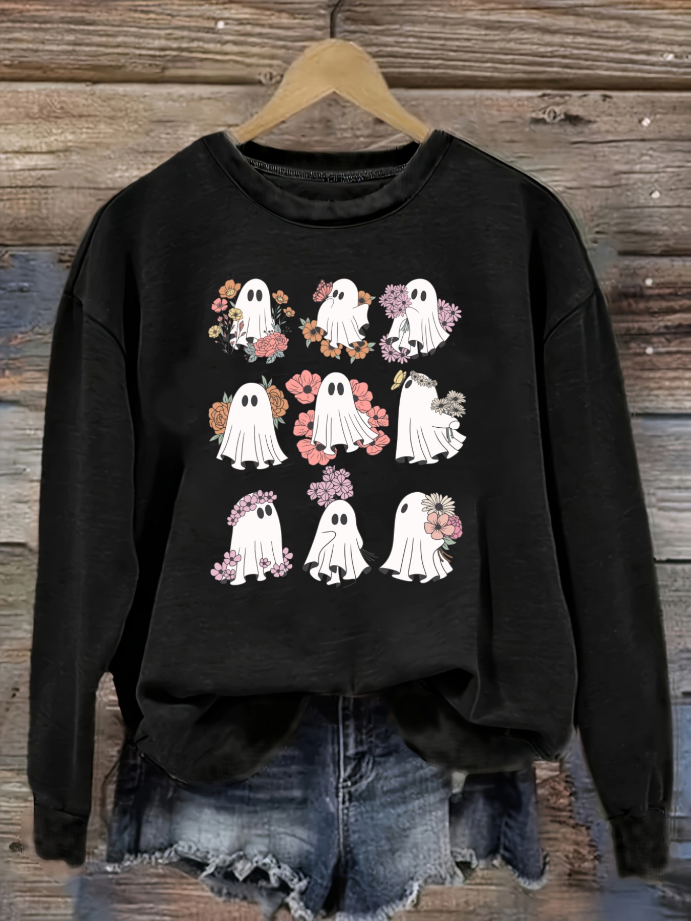 レディースカジュアル長袖クルーネックTシャツ、花柄とゴースト - Winter Clothing Patterns のレビューと価格