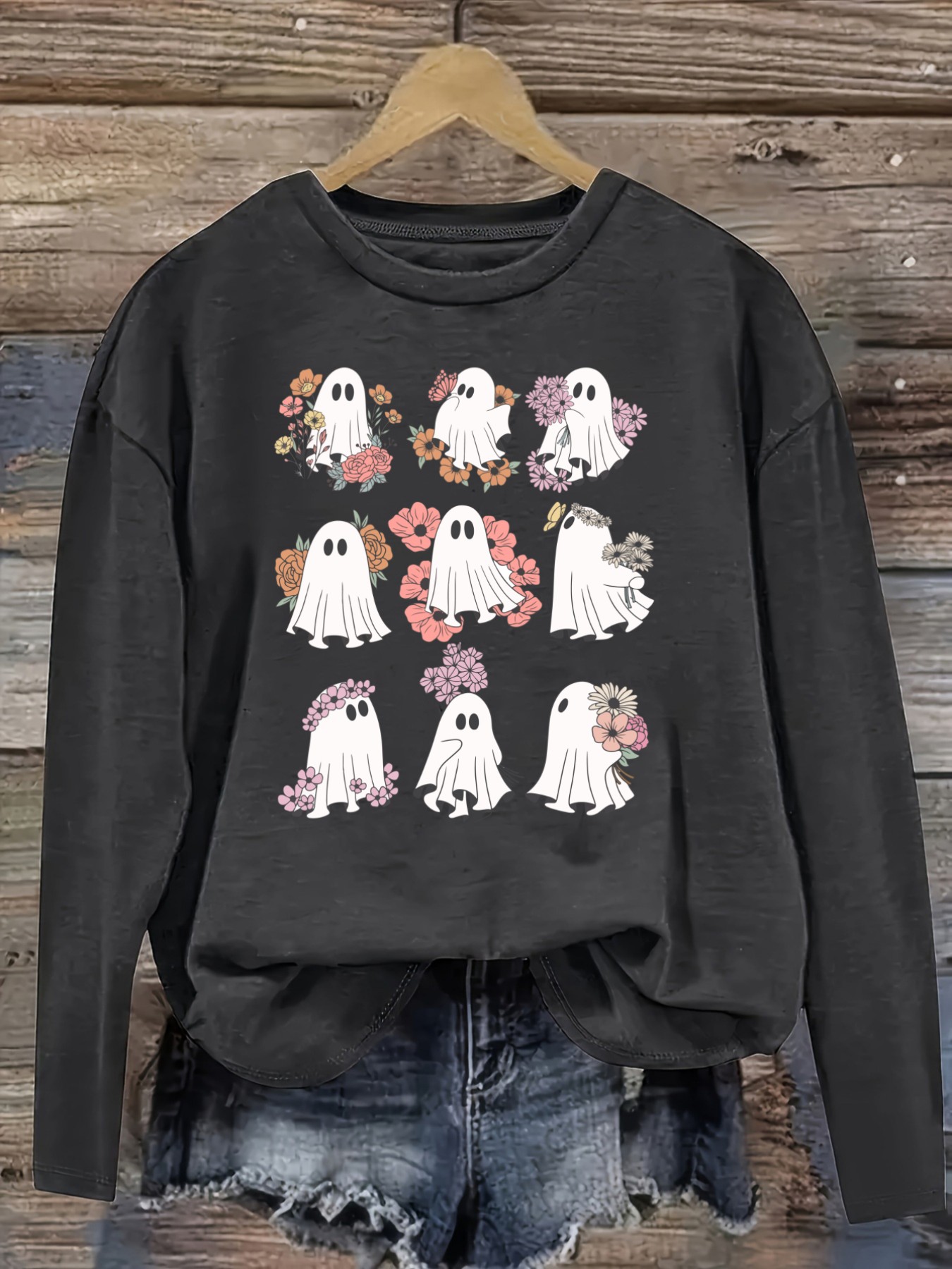 レディースカジュアル長袖クルーネックTシャツ、花柄とゴースト - Winter Clothing Patterns のレビューと価格