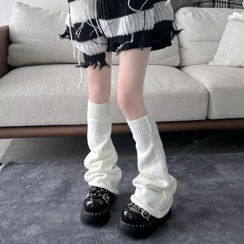 女性用レッグウォーマー 秋と冬 ワイドレッグ ブラック ホワ - Winter Clothing Leg Warmers のレビューと価格